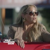 VIDEO: Elizabeth Berkley Lauren Talks SAVED BY THE BELL on THE KELLY CLARKSON SHOW Video