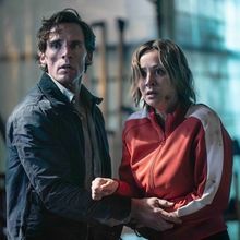 Photos: Kaley Cuoco and Sam Claflin in First-Look at MGM+ Series VANISHED