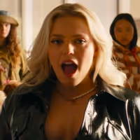 Video: MEAN GIRLS Cast Reveals How the Original Film Impacted the Movie Musical… Video