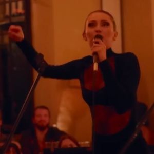 Video: Watch Miley Cyrus Sing 'Jingle Bells' at Chateau Marmont