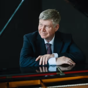 Renowned Pianist Ian Hobson to Continue Robert Schumann Cycle With THE TRIOS Program