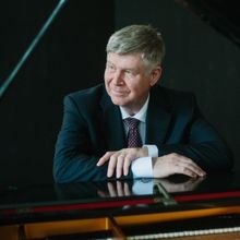 Renowned Pianist Ian Hobson to Continue Robert Schumann Cycle With THE TRIOS Program