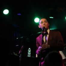 BWW Review: Charlie Romo Gets The Joint Jumpin' with CAROLING AND CROONING at The Gre