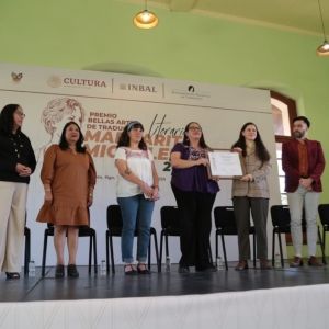 Reciben Lucrecia Orensanz Y Mario Murgia El Premio Bellas Artes De Traducción…
