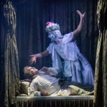BWW Review: A CHRISTMAS CAROL is a Festive Hug at the MILWAUKEE REP