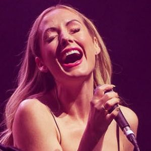 Exclusive: Singer Carly Waddell Reflects As She Concludes Nick Carter Tour