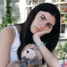 Avery Lynch Shares 'The Kids Table' EP