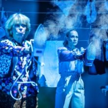 Feature: HUISVROUWEN BESTAAN NIET KOMEND THEATERSEIZOEN TOCH NOG TE ZIEN!