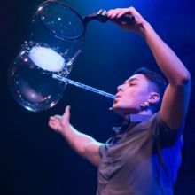 BWW Review: GAZILLION BUBBLE SHOW Is Fun For The Whole Family