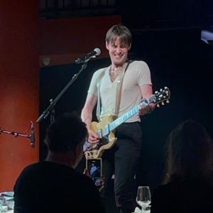 Review: Reeve Carney Turns Chelsea Table + Stage Into A Rock And Roll Venue With THE…