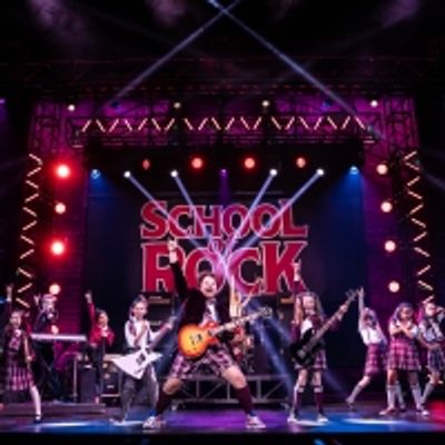 BWW REVIEW: SCHOOL OF ROCK Is A Heartwarming Explosion Of Youthful Energy That Reminds Us To Really Connect With The Youngsters In Our Lives