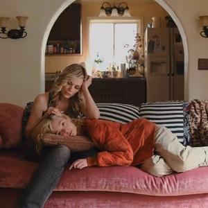 Photos: First-Look at Elle Fanning in Apple Series MARGO'S GOT MONEY TROUBLES