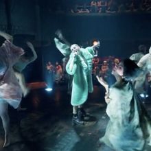 Video: First Look at Maude Apatow and Mason Alexander Park in CABARET