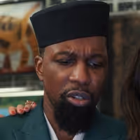 VIDEO: Leslie Odom Jr. & Daniel Craig Star in GLASS ONION: A KNIVES OUT MYSTERY… Video