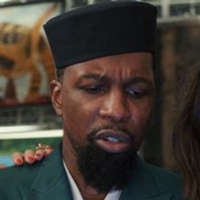 VIDEO: Leslie Odom Jr. & Daniel Craig Star in GLASS ONION: A KNIVES OUT MYSTERY Trail