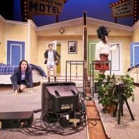BWW Review: UNNECESSARY FARCE Wins Slapstick Laughs at Milwaukee Chamber Theatre