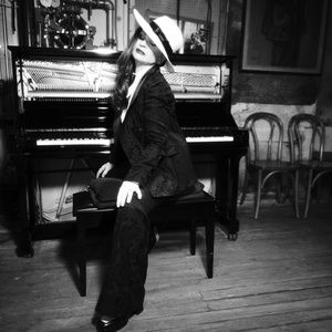 Interview: Judith Owen Discusses New Album 'Suit Yourself'