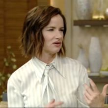 VIDEO: Juliette Lewis Says She Gets Stressed Out By Packing on LIVE WITH KELLY AND…