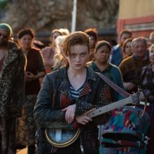 Video/Photos: Sadie Sink Performs O'DESSA Song in New Music Video; First-Look Photos 