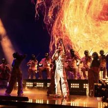 Photos: Yandel Debuts "DND" and "CUAL ES LA NECESIDAD" to Add Madrid Sinfónico Date
