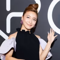 Wake Up With BWW 8/23: KPOP Cast, Angelica Ross in CHICAGO Rehearsal, and More!
