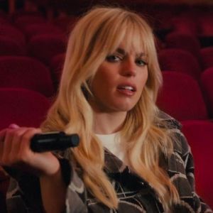 Video: Watch Reneé Rapp Perform 'Snow Angel' in the MEAN GIRLS Broadway Theater
