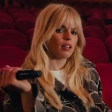 Video: Watch Reneé Rapp Perform 'Snow Angel' in the MEAN GIRLS Broadway Theater