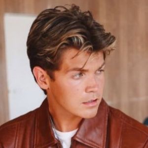 Pop Music Sensation Jamie Miller Releases 'The Things I Left Unsaid' EP