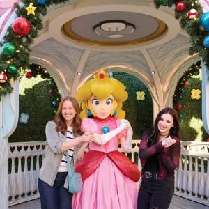 Photos: Universal Studios Hollywood Celebrates Holidays with GRINCHMAS and Harry Pott