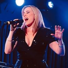 Review: MAMIE PARRIS - SURRENDER : AN ANDREW LLOYD WEBBER THRILL RIDE Is All That and