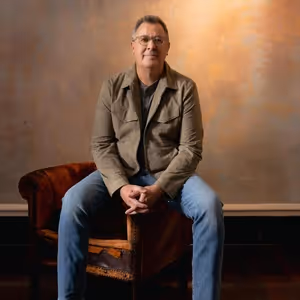 Vince Gill Adds Additional Tour Dates to Summer Tour