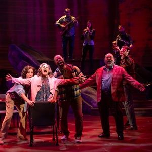 Review: COME FROM AWAY at Milwaukee Repertory Theater