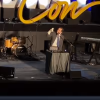 TV: Watch Rob McClure Perform Two Songs From MRS. DOUBTFIRE at BroadwayCon Video
