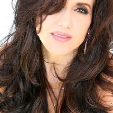 Jazz Singer Deborah Silver To Perform At Arts Garage This Month