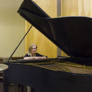 Bees Deluxe to Perform at Jamey's House of Music in December