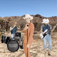 Brooke White Releases New Video for 'Back Pocket'