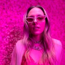 Courtney Hart: Breaking Boundaries in Country Music