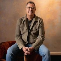 Vince Gill To Bring 50 YEARS OF HOME Tour To Hershey Theatre This Summer