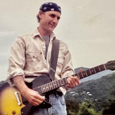 Gary Marks to Release "NOBODY'S FOLLOWING" Bonus Single