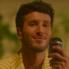 VIDEO: Sebastián Yatra Performs 'Dos Oruguitas' from ENCANTO in New Music Video