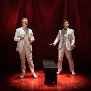 Review: ROSENCRANTZ AND GUILDENSTERN ARE DEAD at Court Theatre