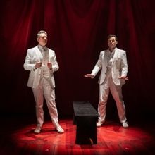 Review: ROSENCRANTZ AND GUILDENSTERN ARE DEAD at Court Theatre