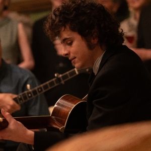 Video: Timothée Chalamet Sings Live in New Featurette for A COMPLETE UNKNOWN
