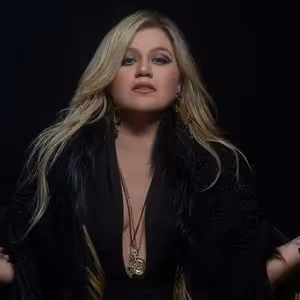 Kelly Clarkson to Release Deluxe 'Chemistry' Album in September With Five New Tracks