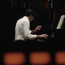 American Composer-Pianist Thomas Nickell to Continue Avant Garden Series With Oistrak