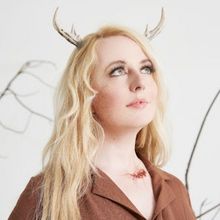 Hannah Rose Platt Releases Spooky Xmas Single 'The Wendigo Rag'