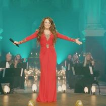 Video: Sarah Brightman Shares Full ‘A Christmas Symphony’ Concert