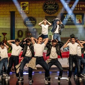 Review: GREASE at W:Hall, Brussels by Green Parrot Productions