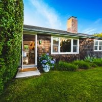 Sarah Jessica Parker's Hamptons Home Available to Rent on Booking.com