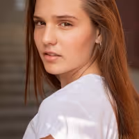 Amelie Anstett Cast In Recurring Lead Role On Brat TV's CHICKEN GIRLS Season 6